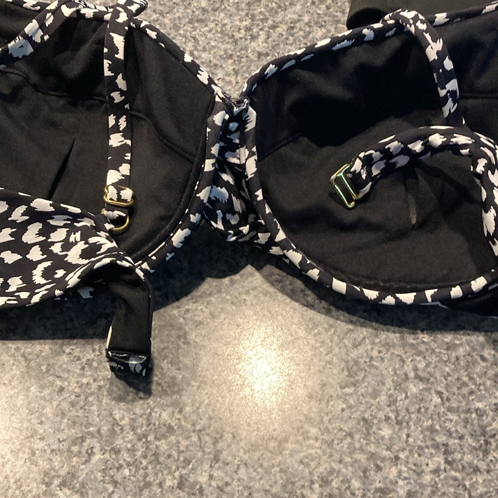 Bras - Picture 3 of 5